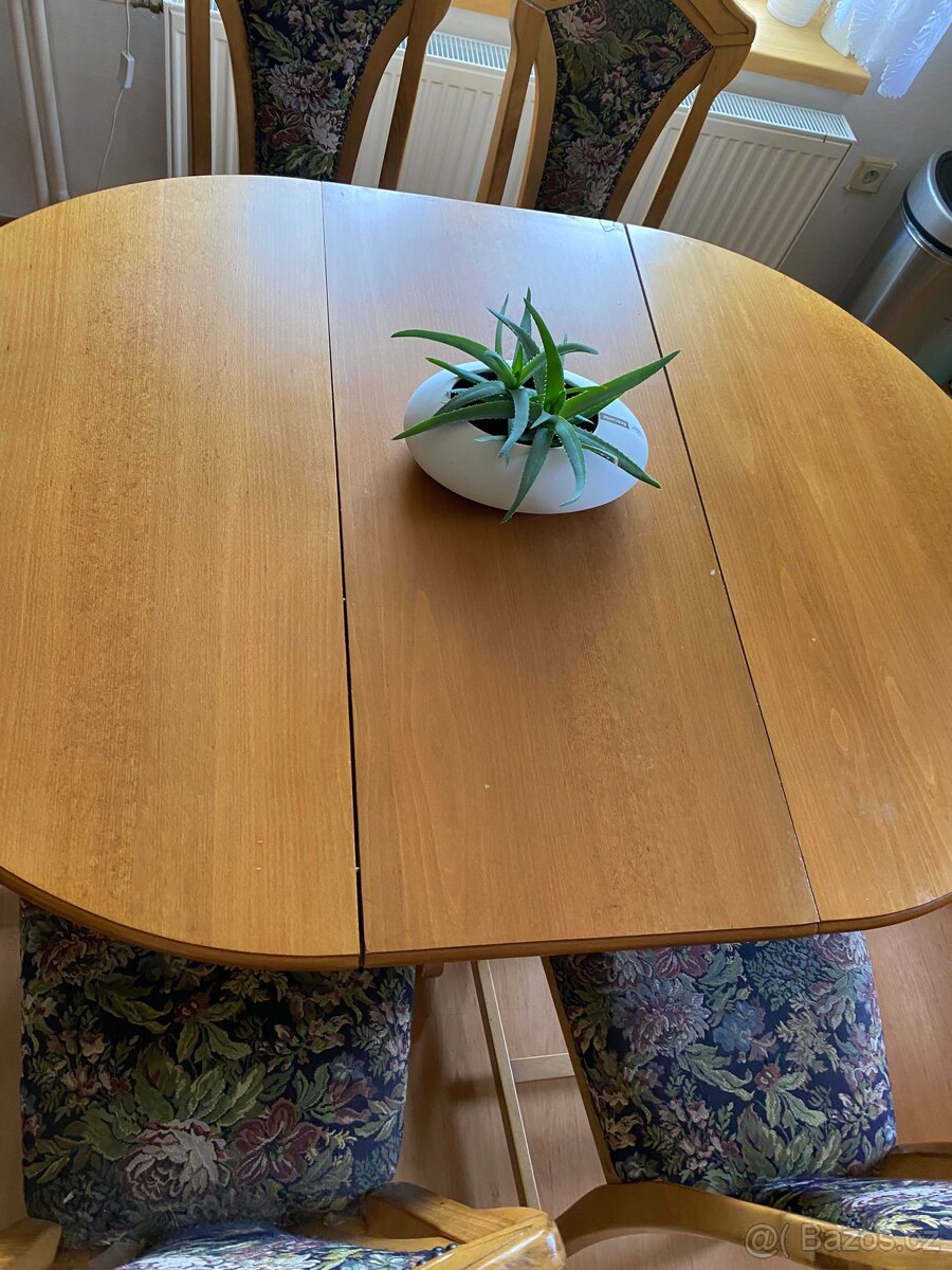 Jídelní stůl - 3