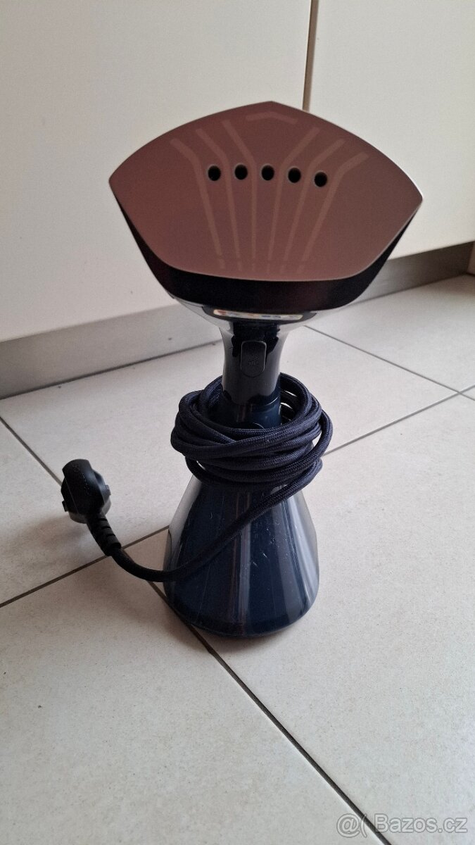 Ruční napařovač oděvů Philips CG 810/20 - 3