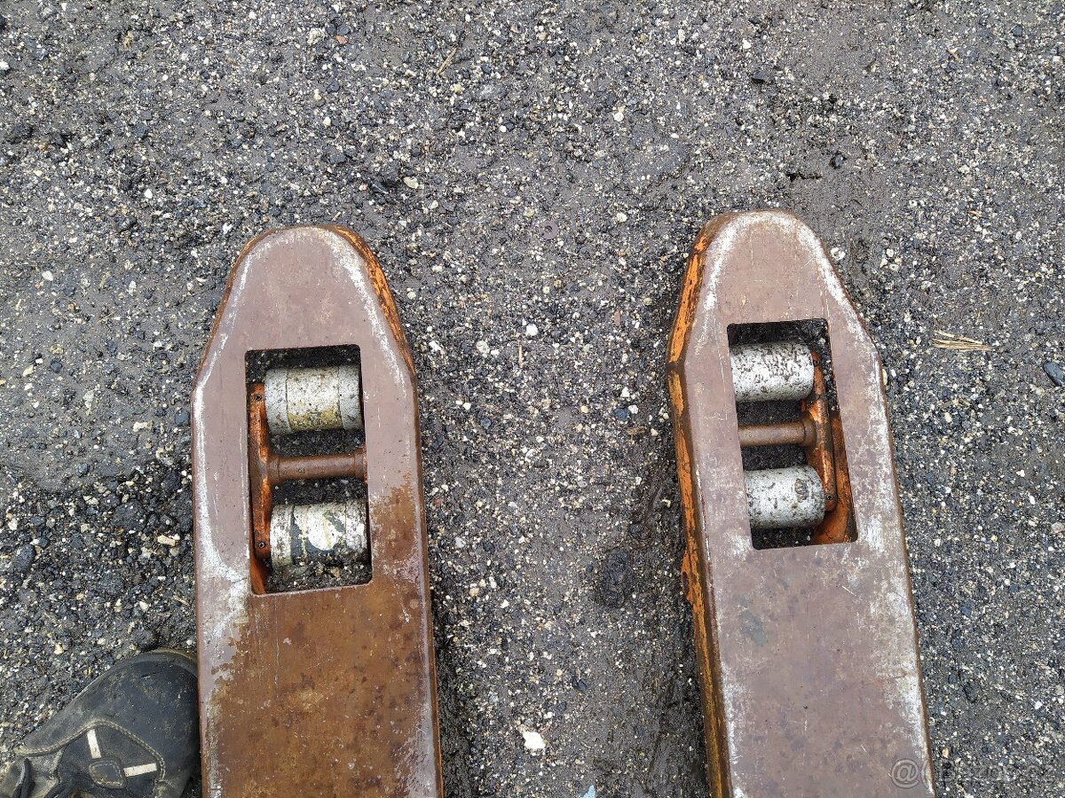 Ruční paletový vozík Kovo Cheb, v provozu, bez gumy - 3