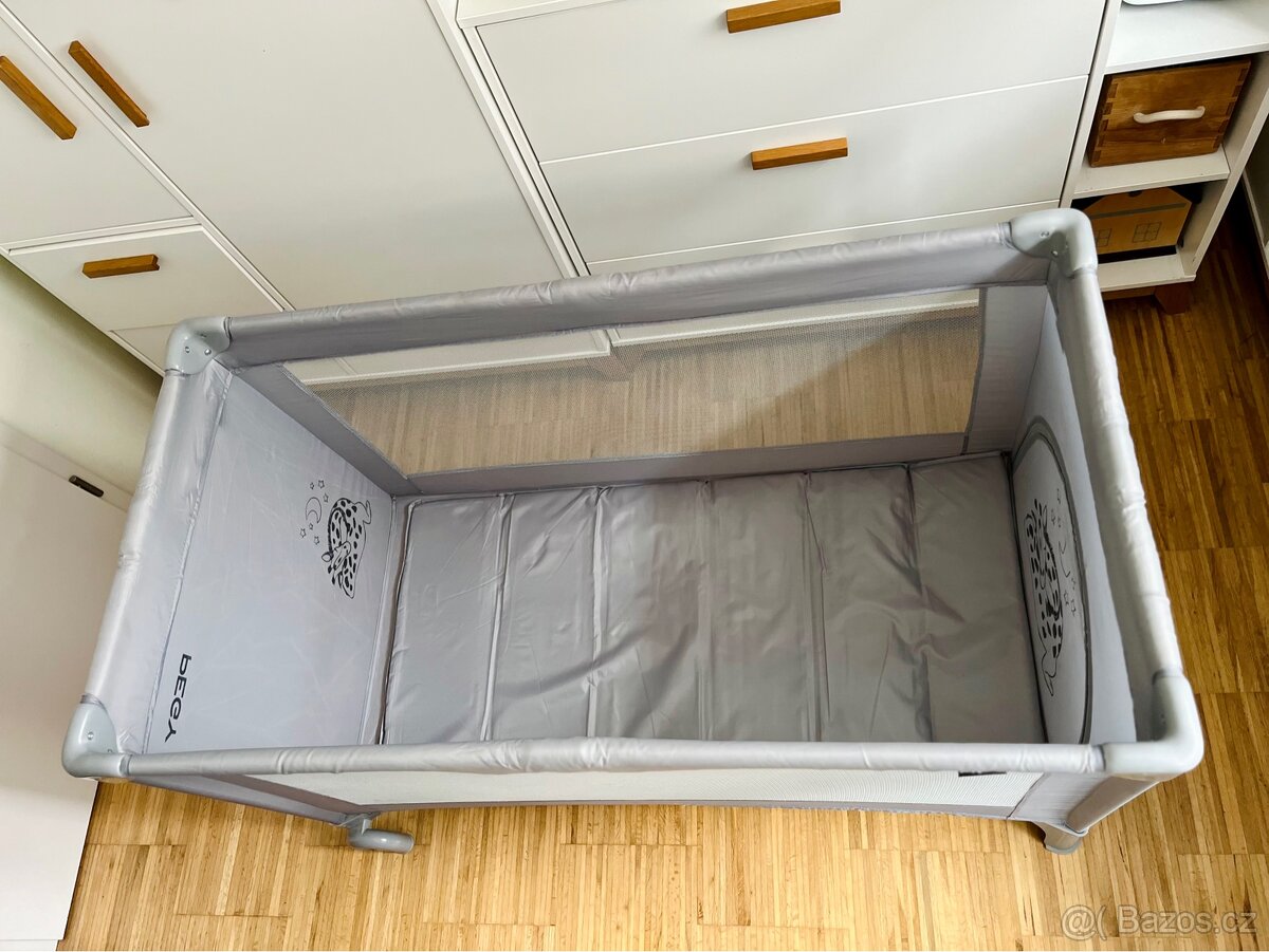Cestovní skládací postýlka - 3