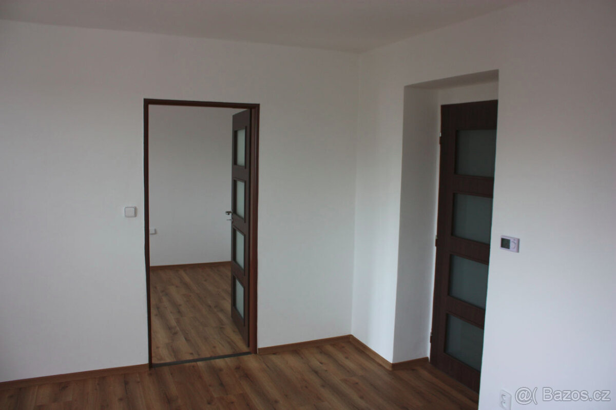 Pronájem1, Čáslav, ul. Pražská, byt po reko 2+1 + 2x sklep - 3