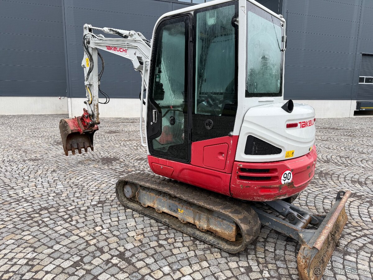 Minibagr Takeuchi TB240 - 3