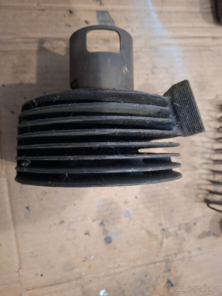 Jawa - kyvacka, panelka - valec - 3