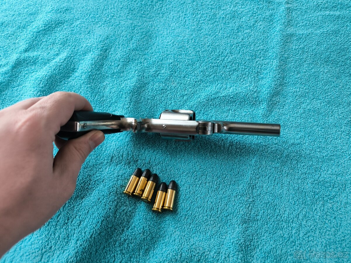 Historický revolver Smith & Wesson SA .38sw - 3