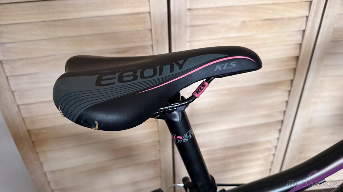 Dívčí kolo Kellys Vanity 20 26+ helma - 3