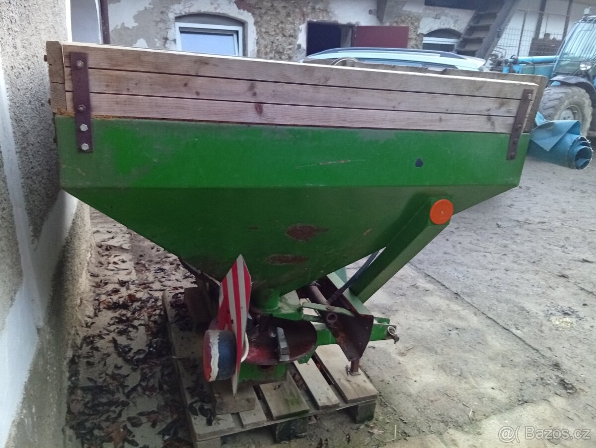 Rozmetadlo hnojiva ZDT - 3