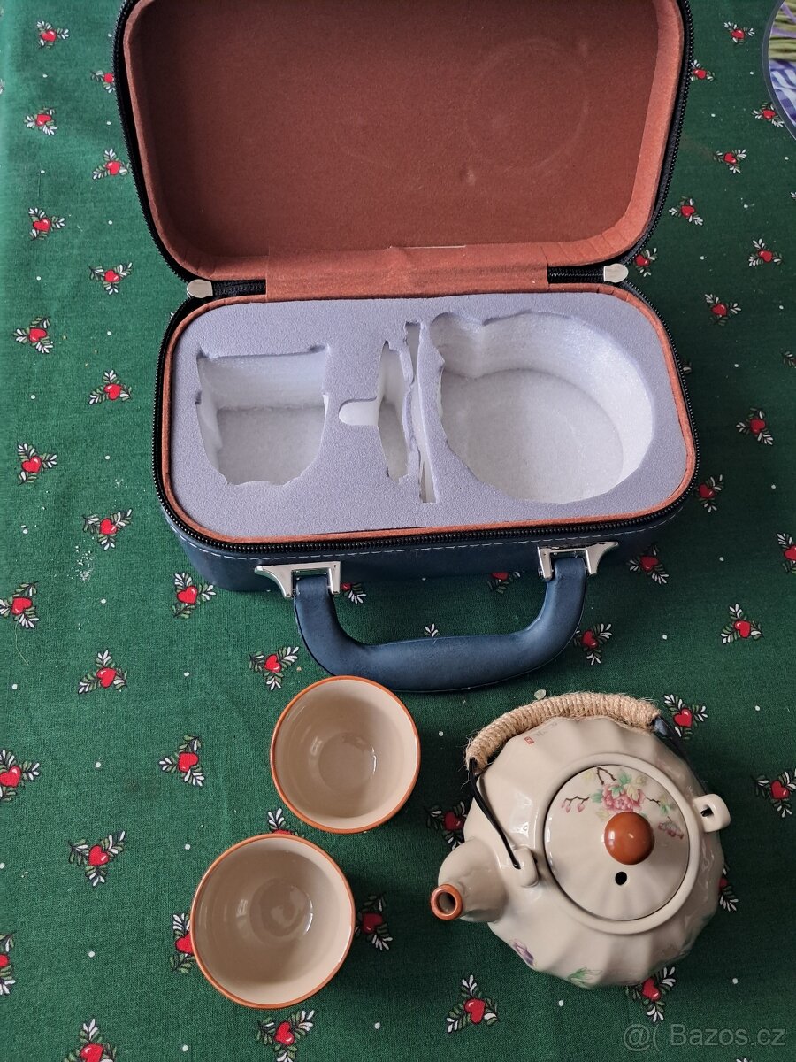 Prodám keramický set v kufříku - 3