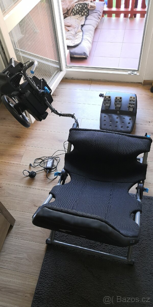 závodní sedacka s volantem G27 - 3