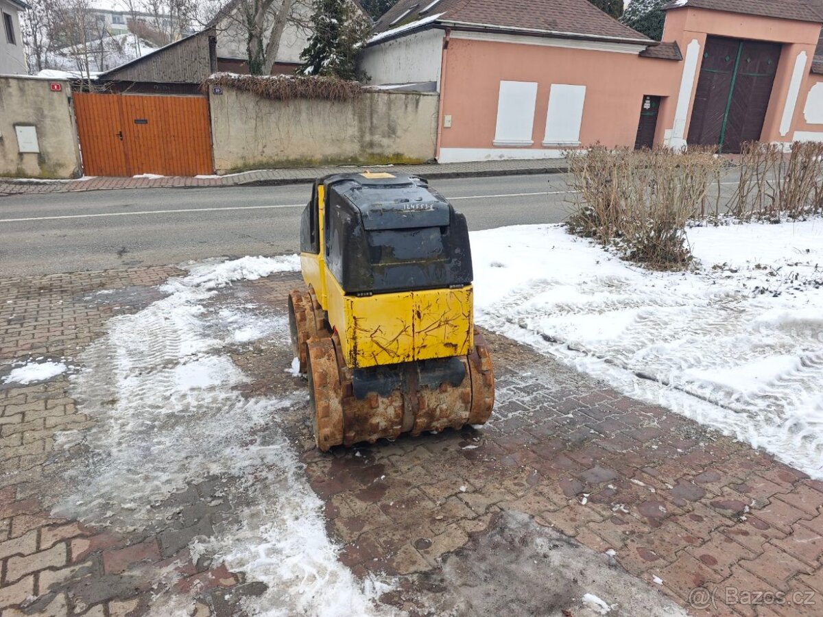 Válec ježkový Bomag BMP 8500 Kompaktor - dálkové ovládání - 3