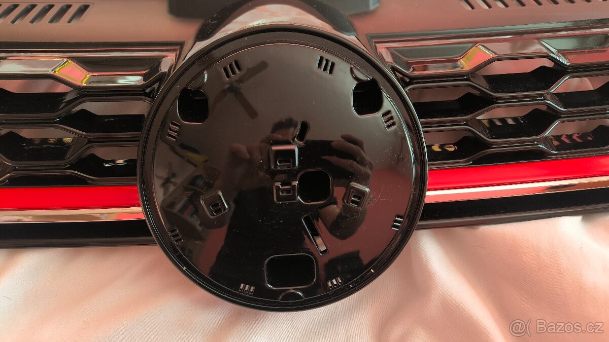 Přední maska Golf 7,5 GTI - 3