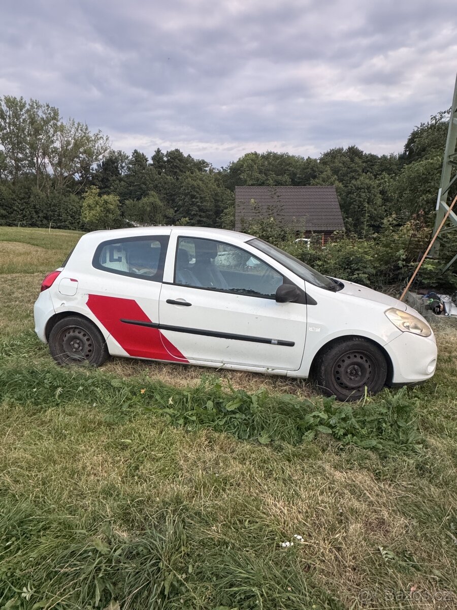 Renault Clio III 1.5 dCi 2010 - 3
