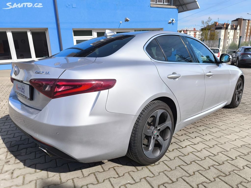 Alfa Romeo Giulia, 2.0 Turbo Super - 3