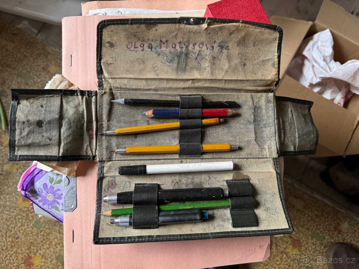 Retro kozeny penal - 3