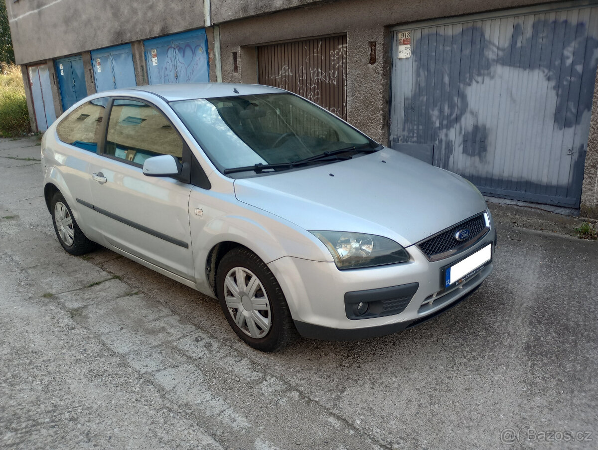 Ford Focus II 1.6 TDCi, 80 kW, hatchback, třídveřový - 3