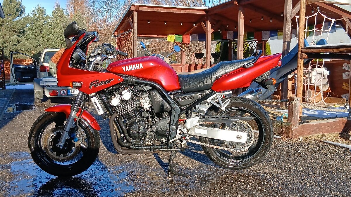 Yamaha FZS600 Fazer - 3
