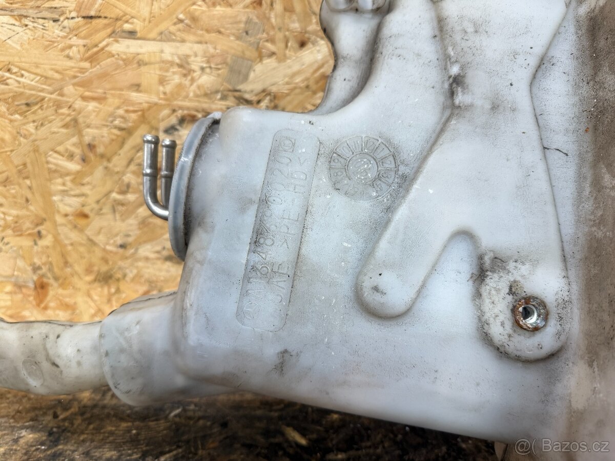 NÁDOBKA OSTŘIKOVAČŮ MERCEDES W164 - 3