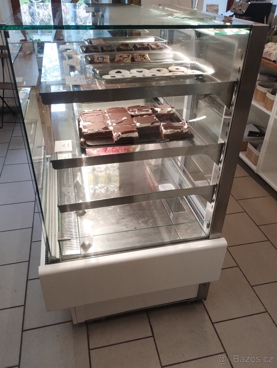 Chladící vitrína Bolarus Vertika C900 - 3