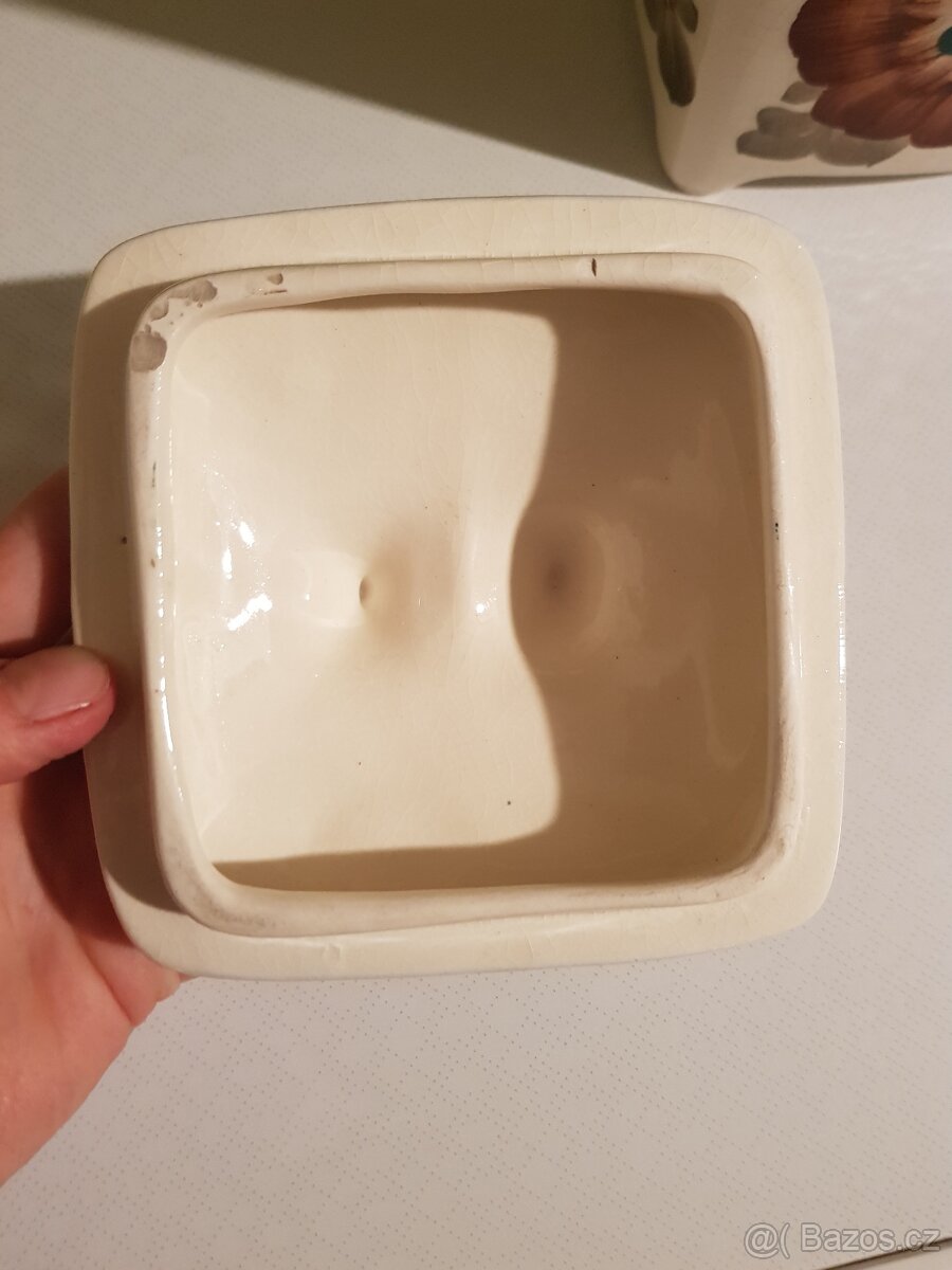 Uzavíratelná nádoba keramika. Poland - 3