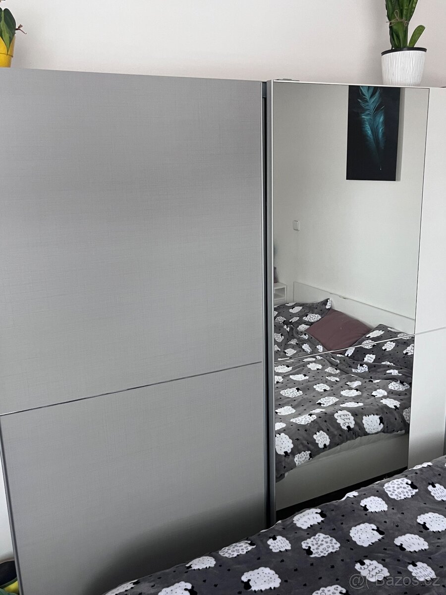 Šatní skříň - 3