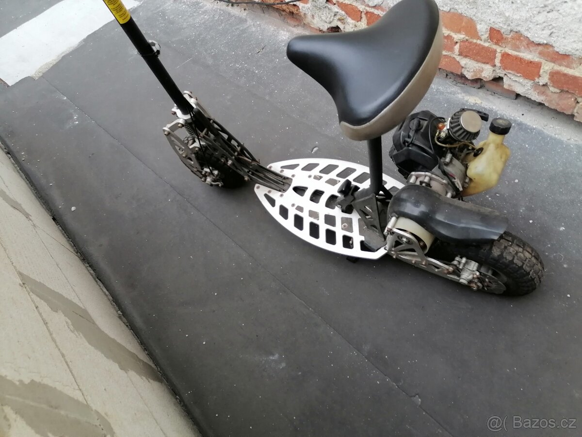Benzínová koloběžka - 3