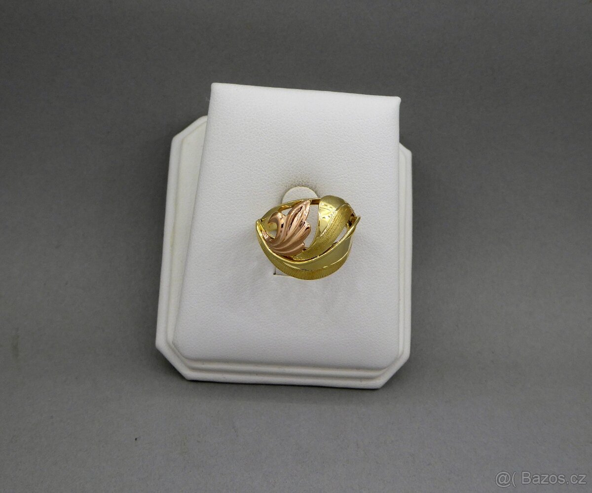 Zlatý kopulovitý prsten - 3