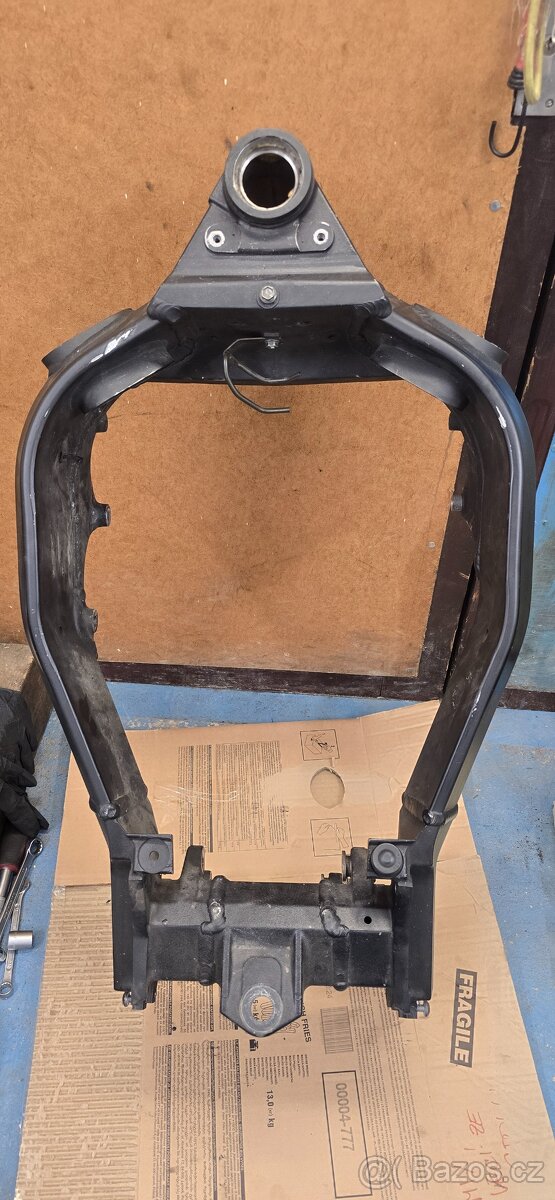 GSXR 750 K4-5 Rám s TP - 3