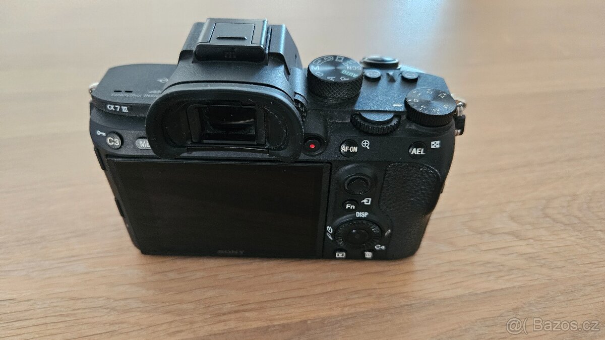 Bezzrcadlovka Sony A7 III - 3