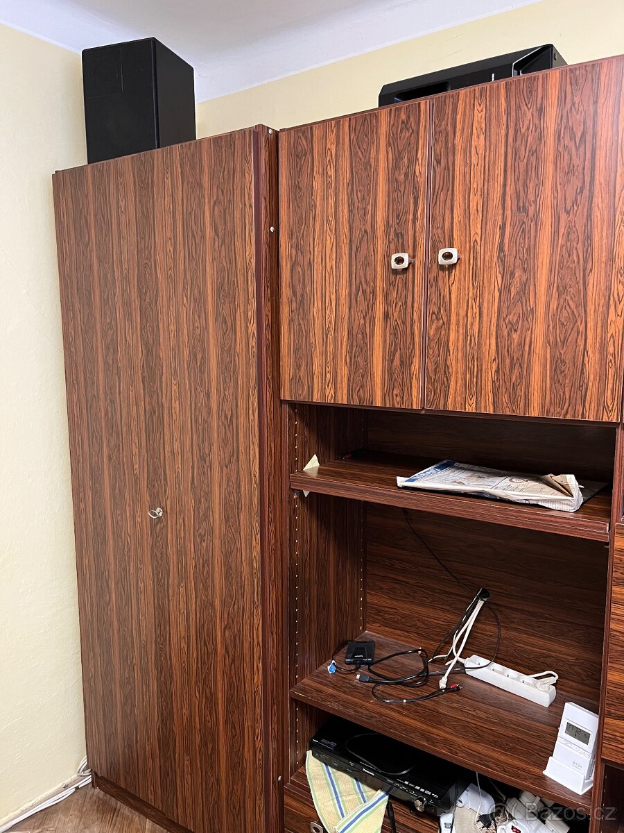 Stará obývací stěna - 3