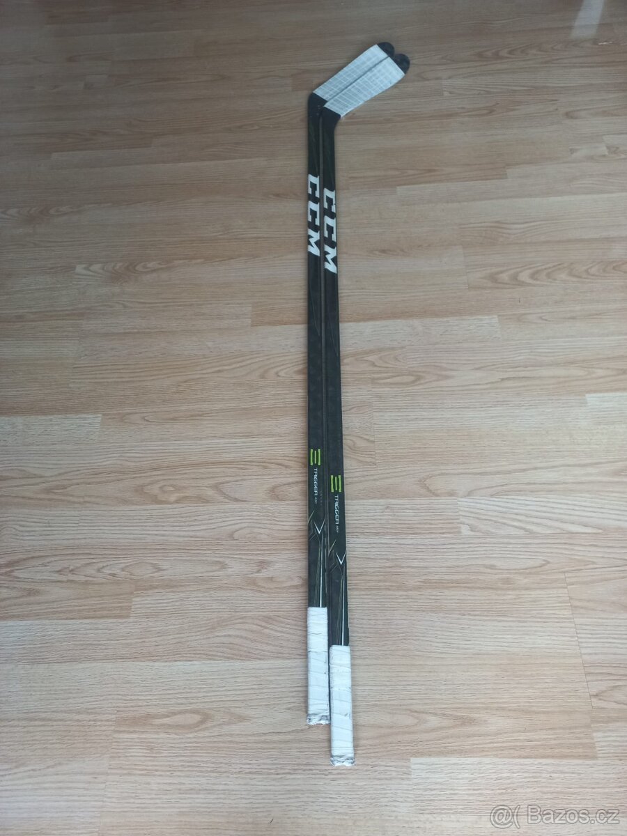 Hokejky CCM Trigger ASY, flex 80, pravé - 3