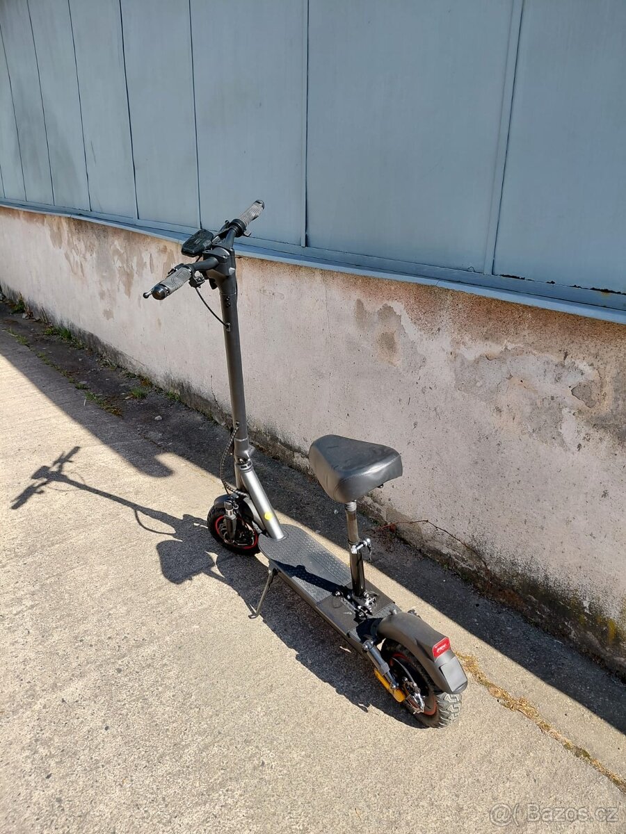 Elektrokoloběžka Vito A3C - 3