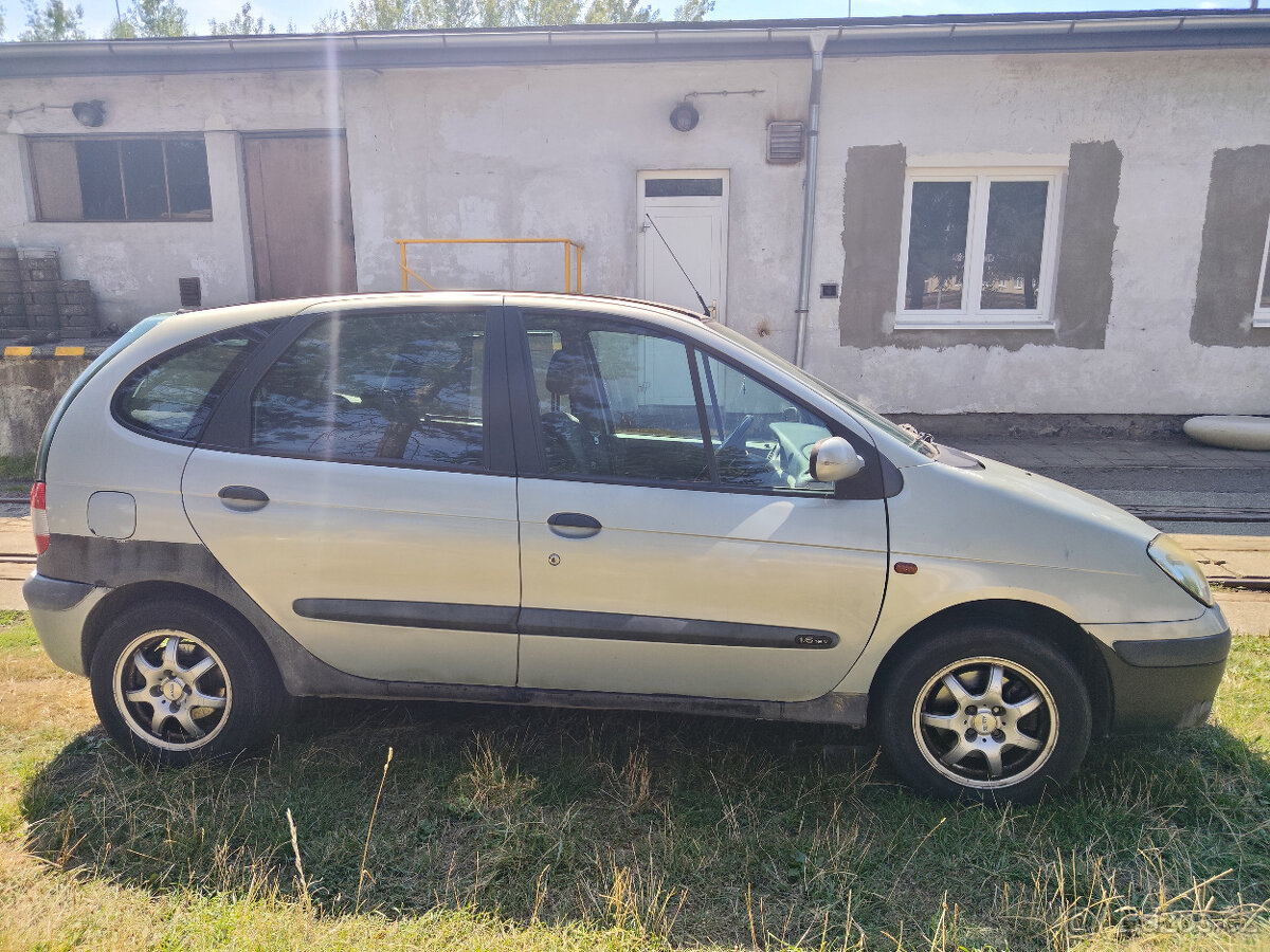 Renault Scénic - 3