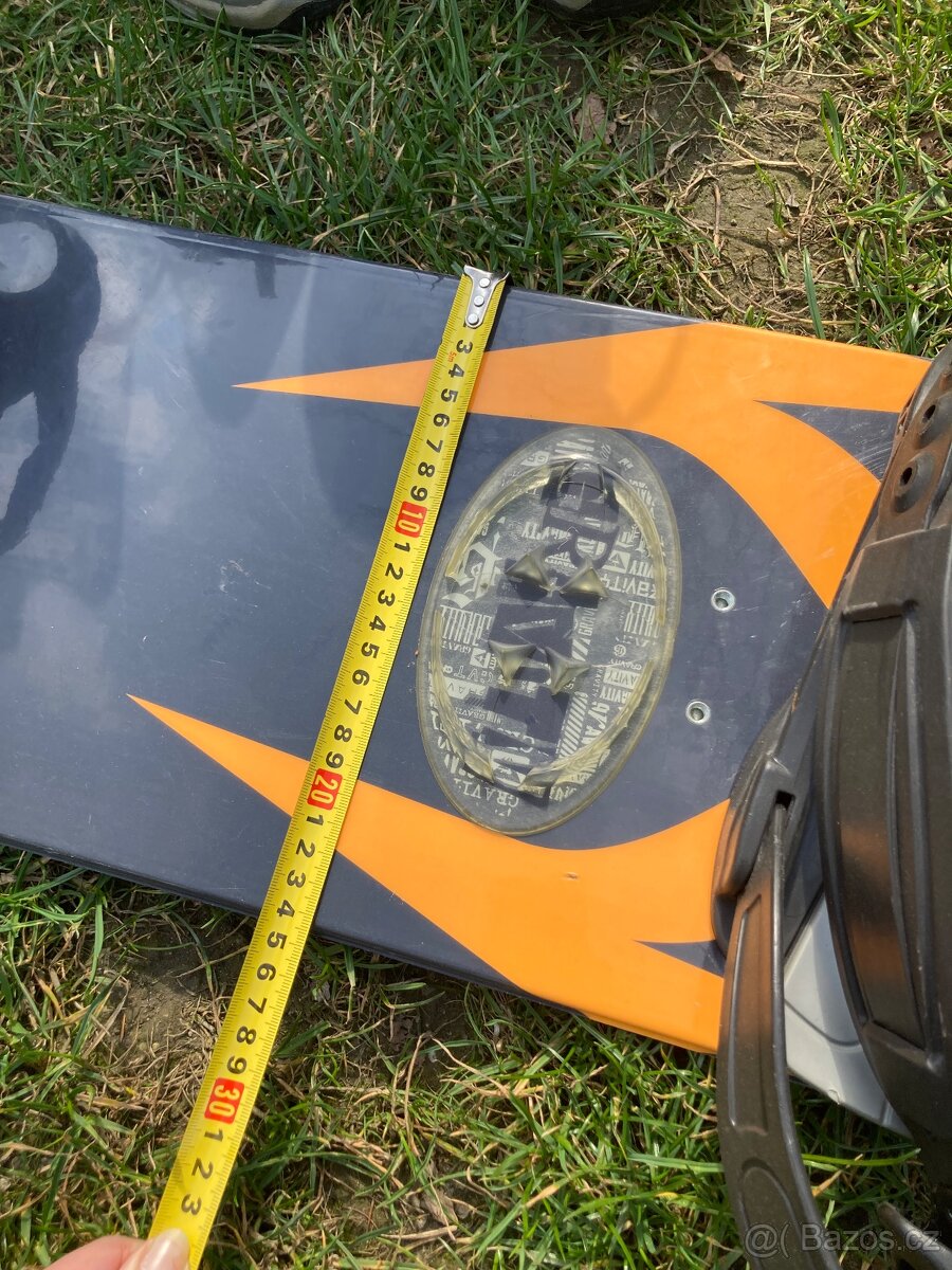 Snowboard a boty č.45 - 3