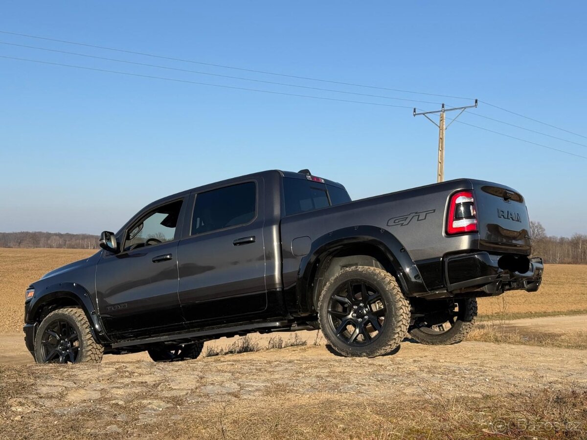 DODGE RAM 1500 5,7 HEMI 2022    GT       46 000 km