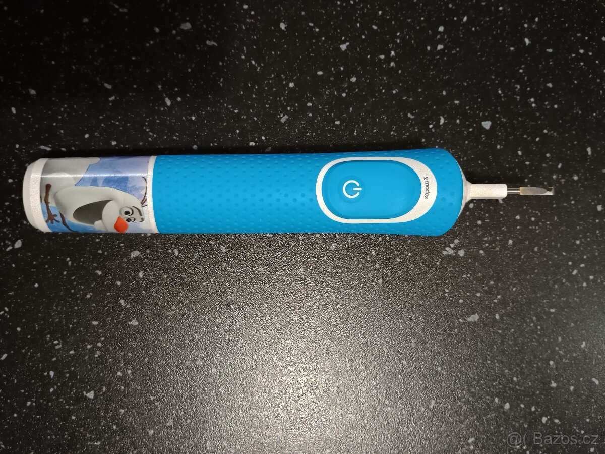 Dětský elektrický zubní kartáček Oral B Pro + 8ks hlavic - 3