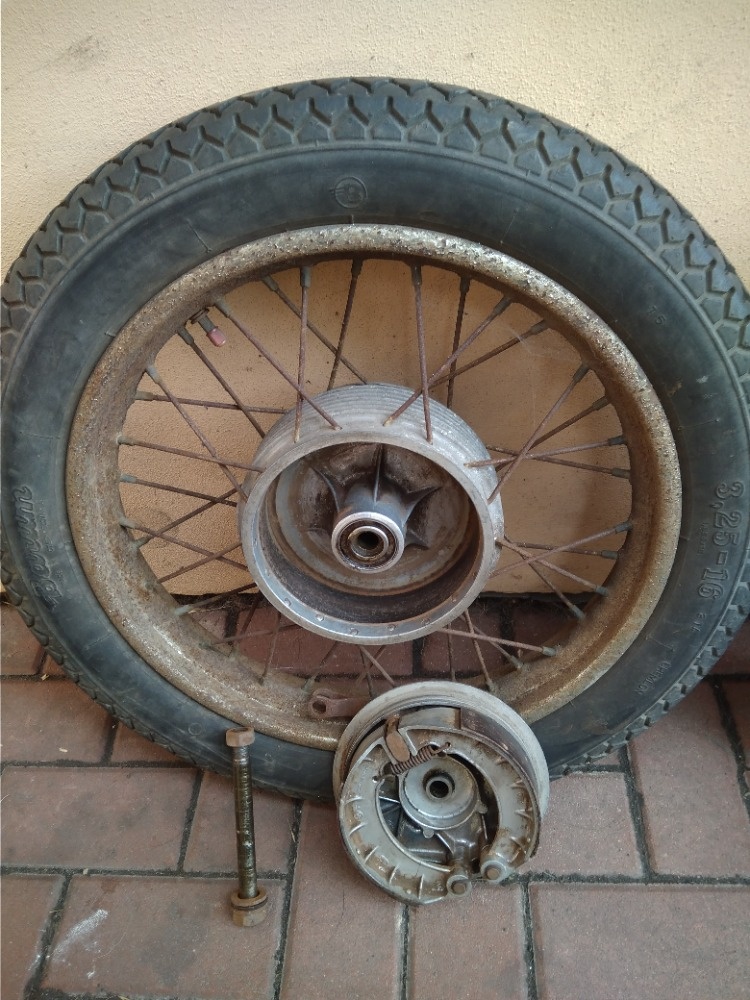 JAWA kompletní kola 16“ (3 ks) originál i původní stav - 3