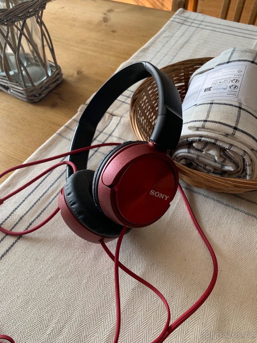 Sluchátka zn. Sony - 3
