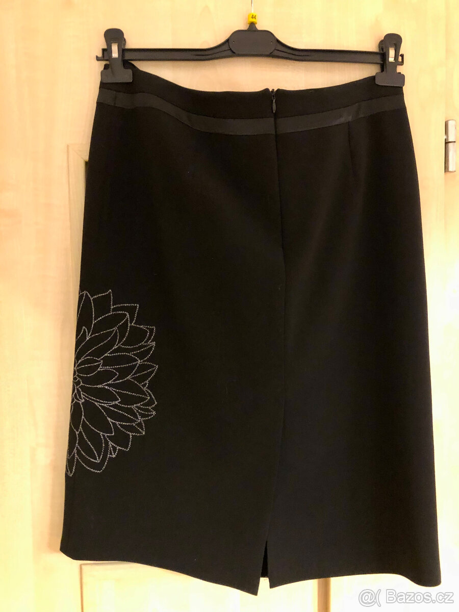 Společenská pouzdrová sukně s lurexovou výšivkou zn. Zebra - 3