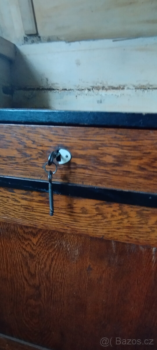 Vysoká úzká Biedermeier Skříňka (K renovaci) - 3