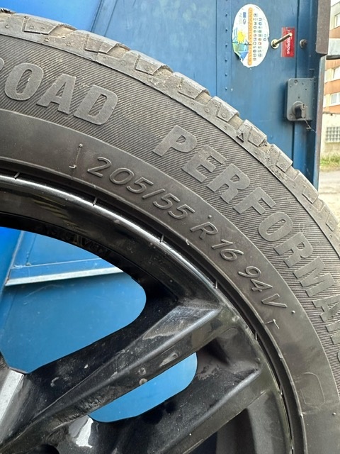 VW TOURAN Letní alu kola - 3