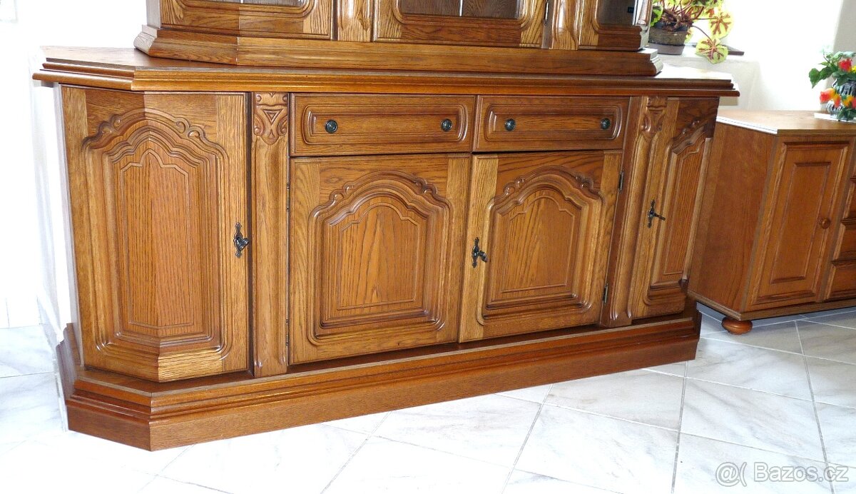 čtyř dveřová komoda v rustikálním stylu - 3