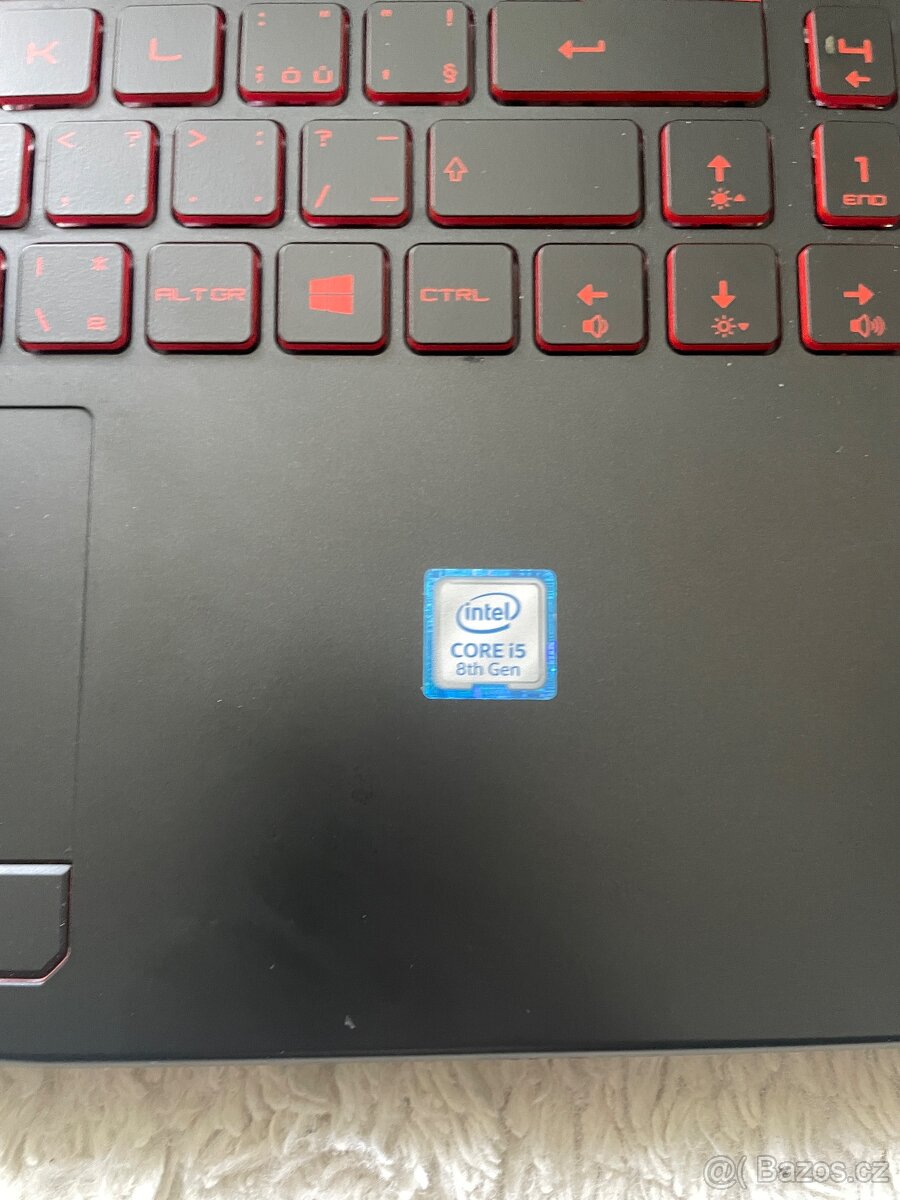 Herní notebook MSI, top stav - 3