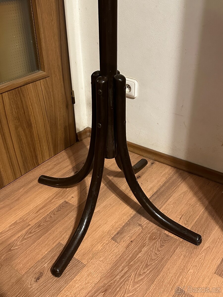 Starý věšák - 3