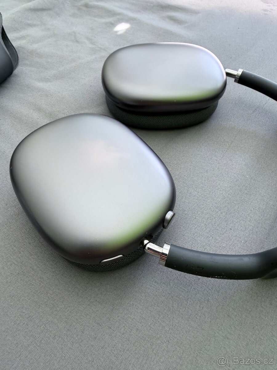 Apple AirPods Max lightning - 3