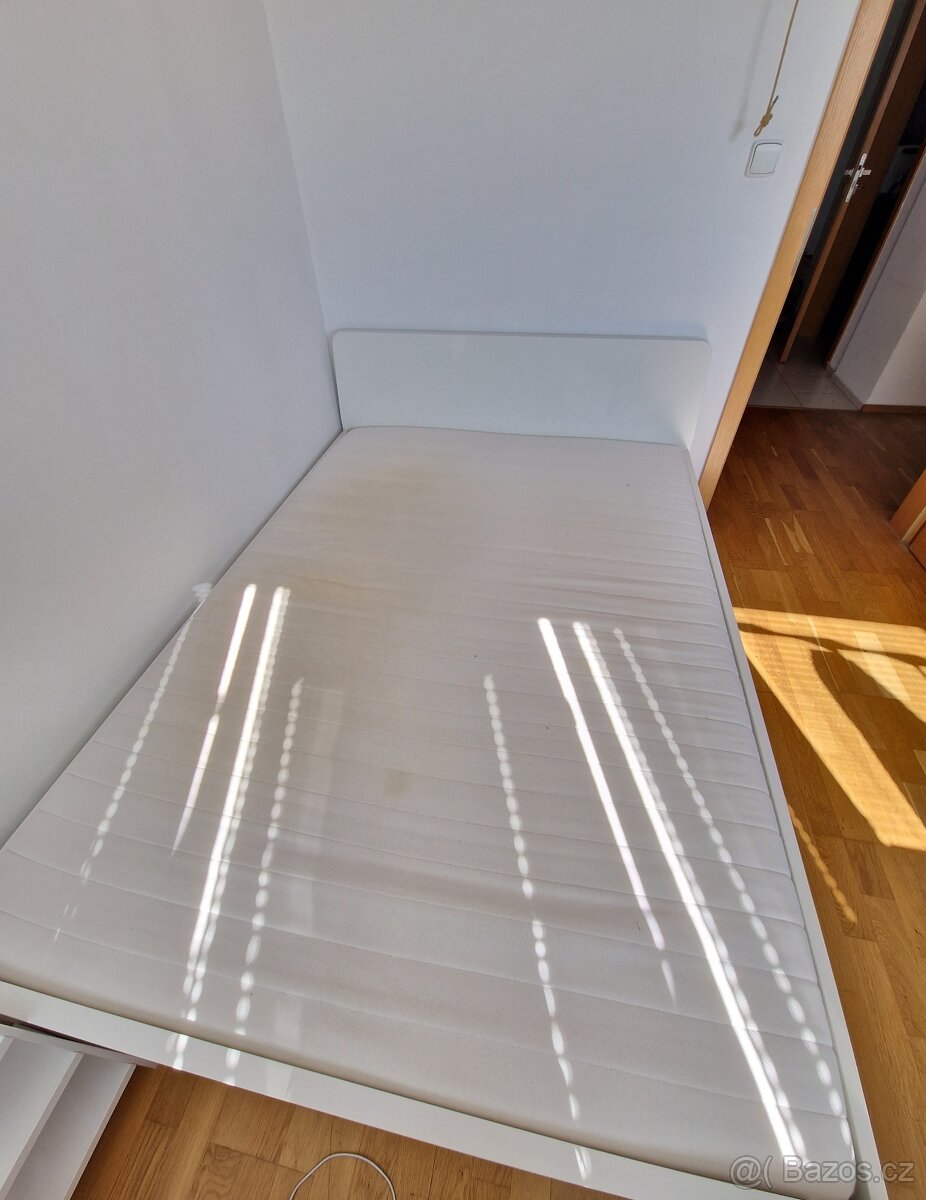 Postel s roštem + matrace 140x200 Ikea - 3