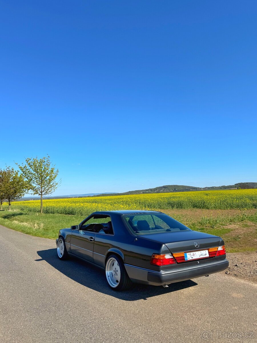 Mercedes w124 coupe - 3