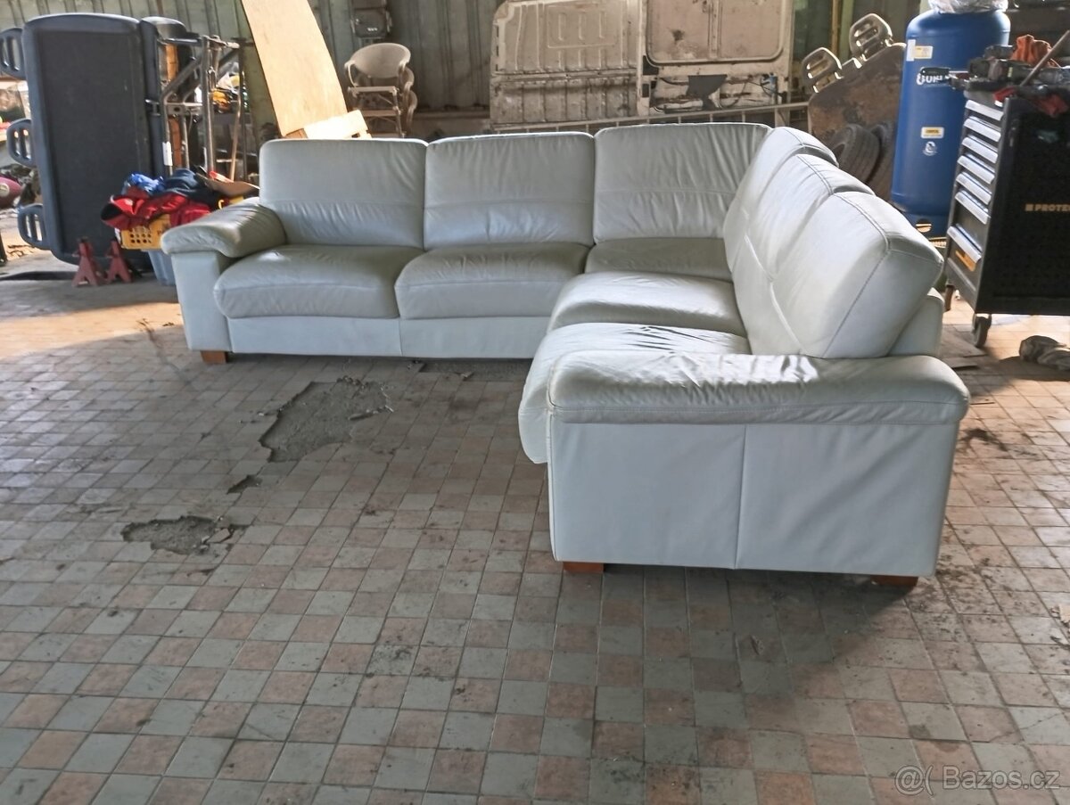 Kožená bílá sedačka - 3