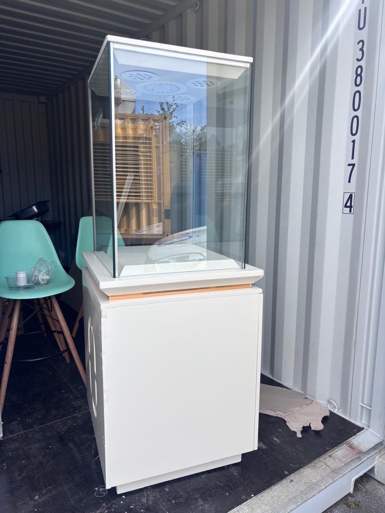 Skleněná vitrína - 3