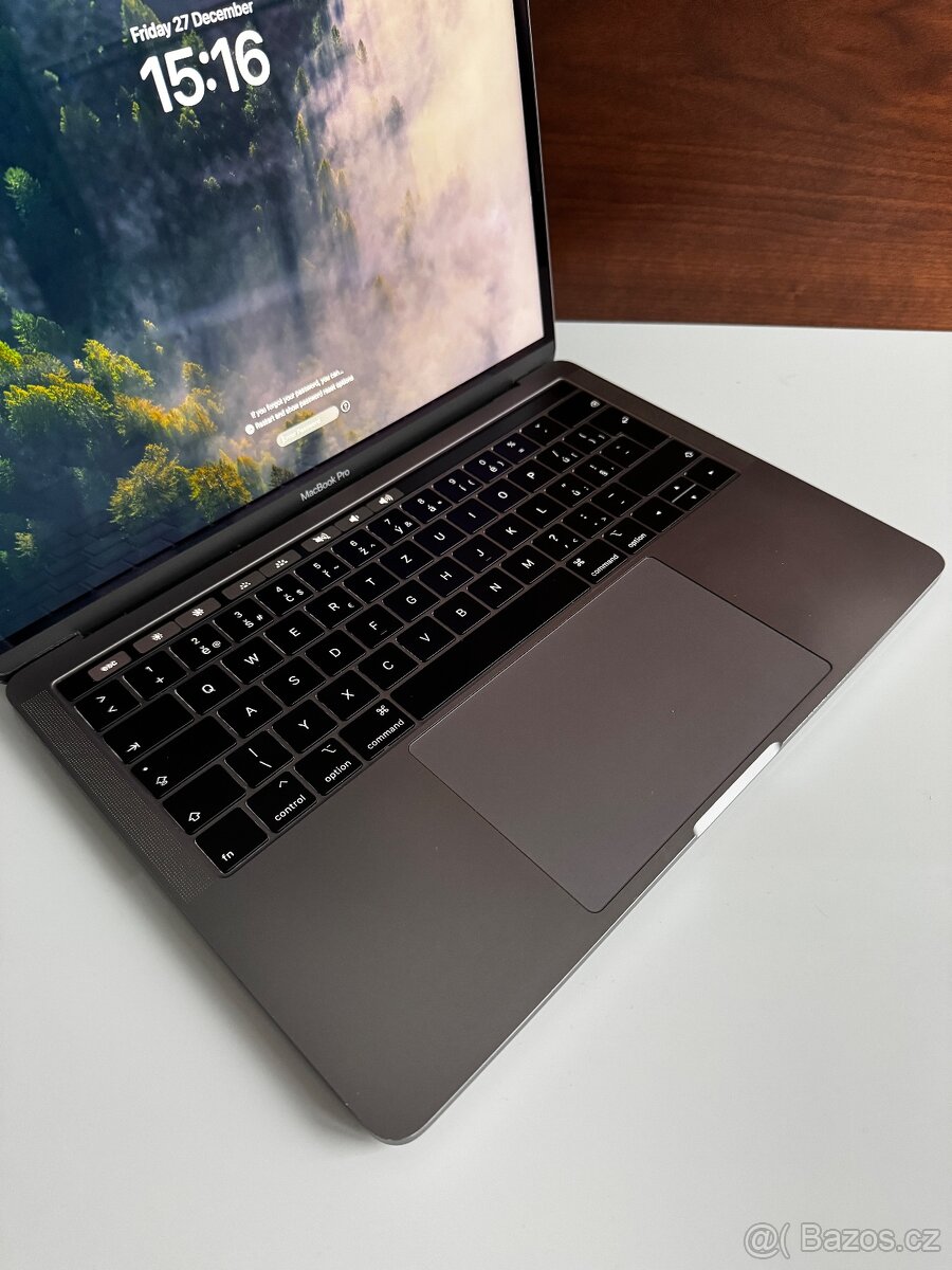 MacBook Pro 13" Touch Bar Space Gray, i5, rok 2019, 8GB RAM - 3