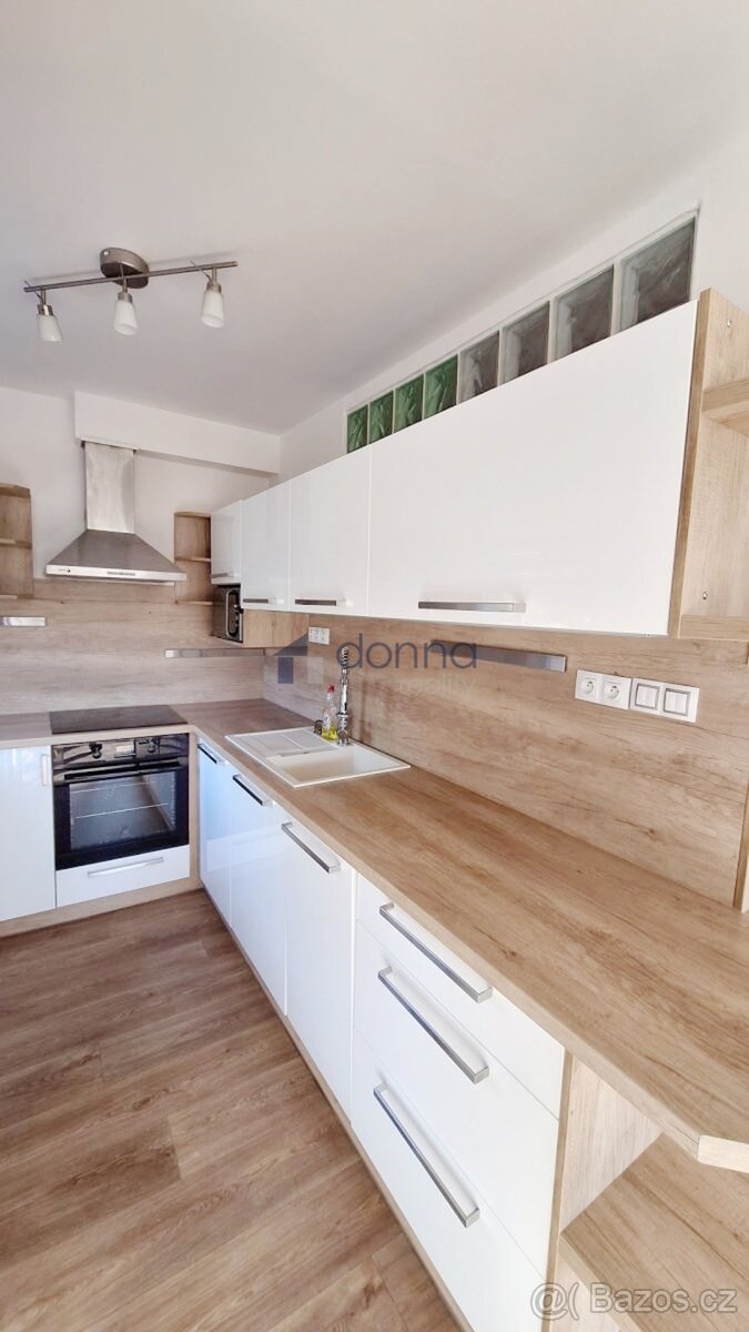 Pronájem bytu 3+kk/L, 72m², ul. Hennerova, Praha 5 - Motol, - 3
