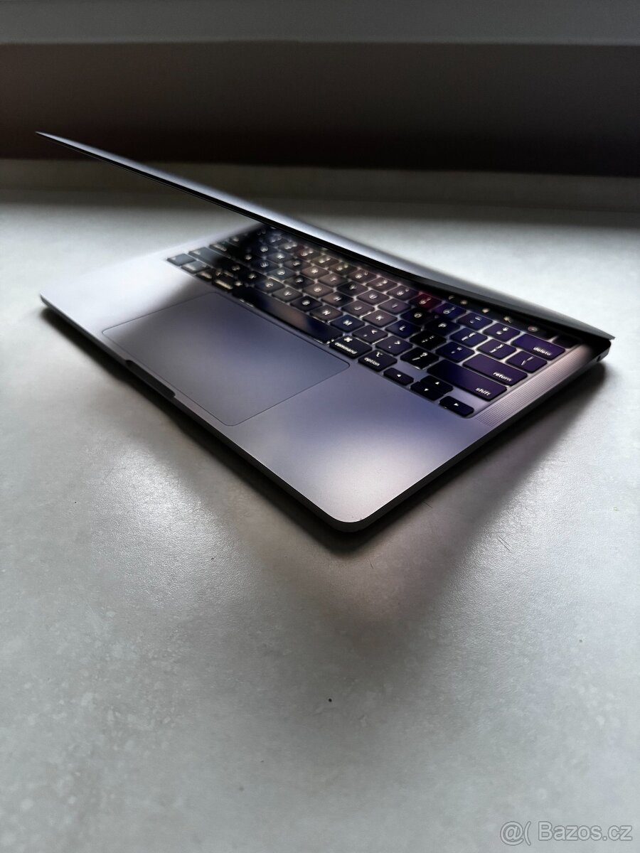 MacBook Pro 13" (2020) i5/8GB/256GB + Pouzdro RAINS - 3